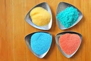 تبلیغ نمک‌های رنگی با ادعاهای درمانی غیرعلمی
